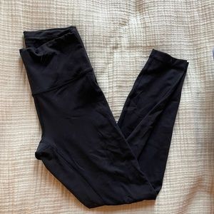 Lululemon Wunder Under Size 6